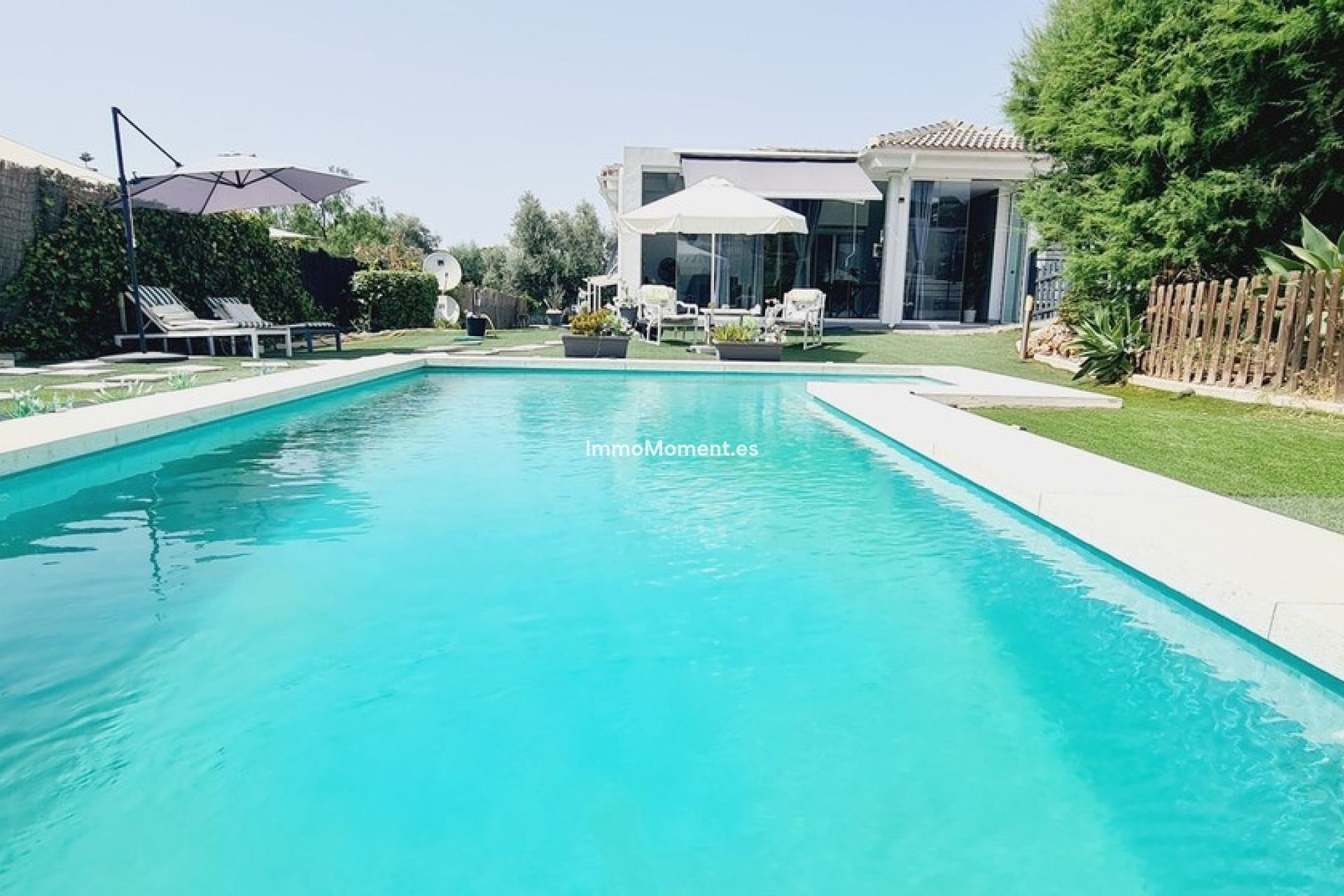 Bestaande woning - Vrijstaande villa - Binnenland  - Alhaurín de la Torre