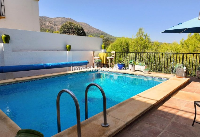 Bestaande woning - Vrijstaande villa - Binnenland  - Alhaurín el Grande Centro