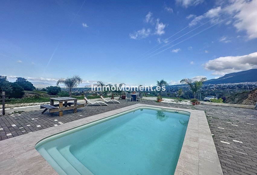 Bestaande woning - Vrijstaande villa - Binnenland  - Alhaurín el Grande Centro