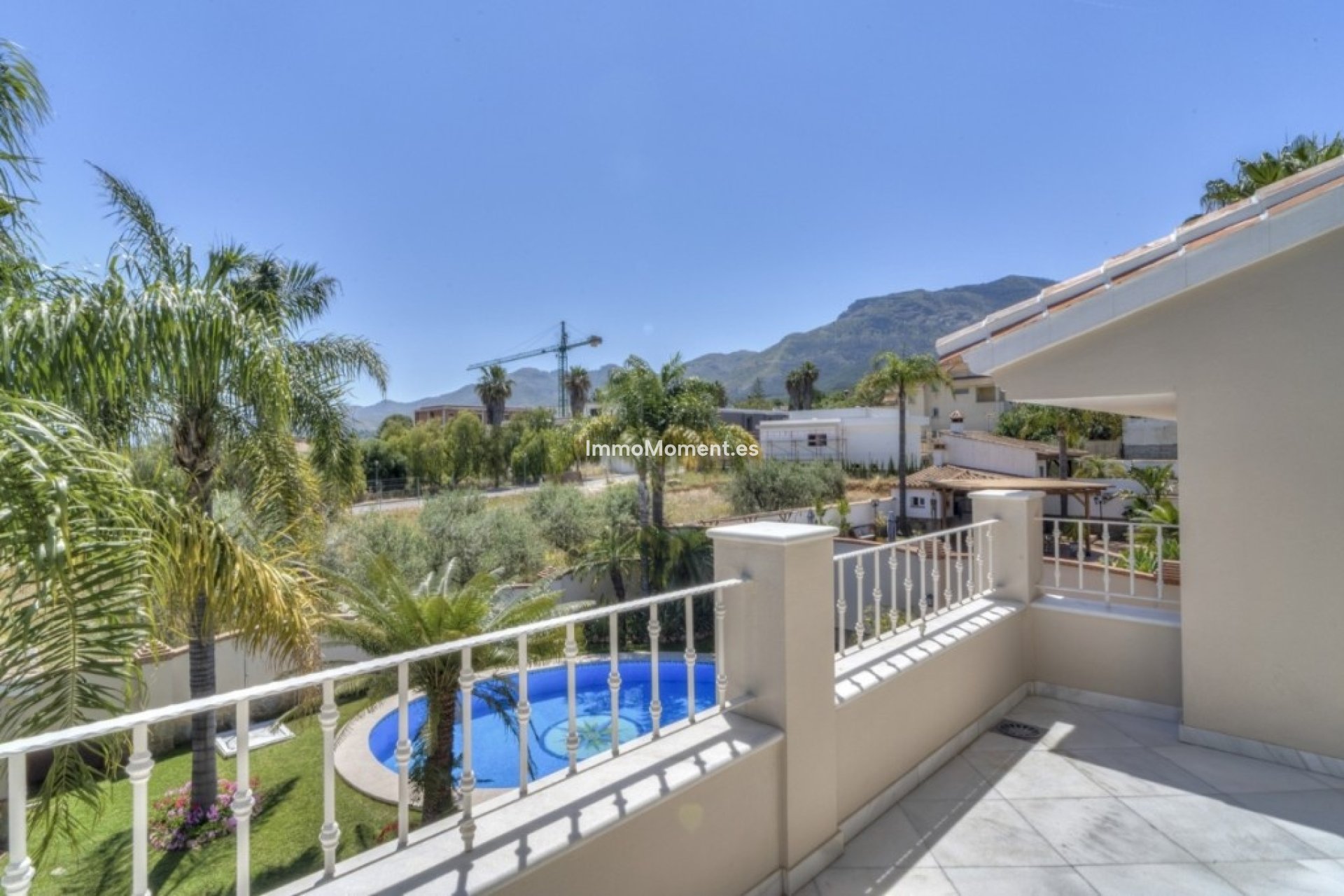 Bestaande woning - Vrijstaande villa - Binnenland  - Alhaurín el Grande Centro