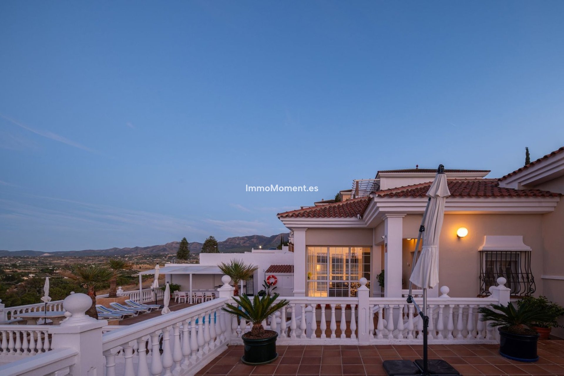Bestaande woning - Vrijstaande villa - Binnenland  - Alhaurín el Grande Centro