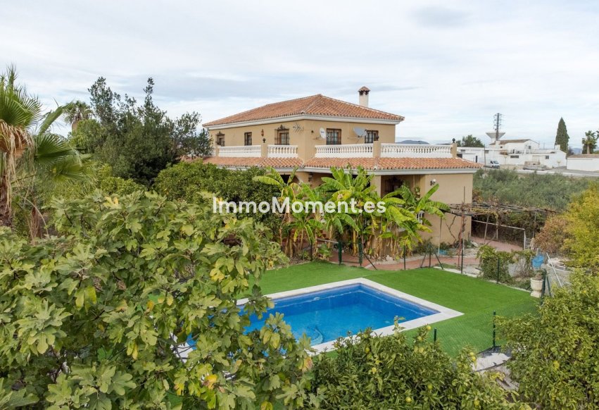 Bestaande woning - Vrijstaande villa - Binnenland  - Alhaurín el Grande Centro
