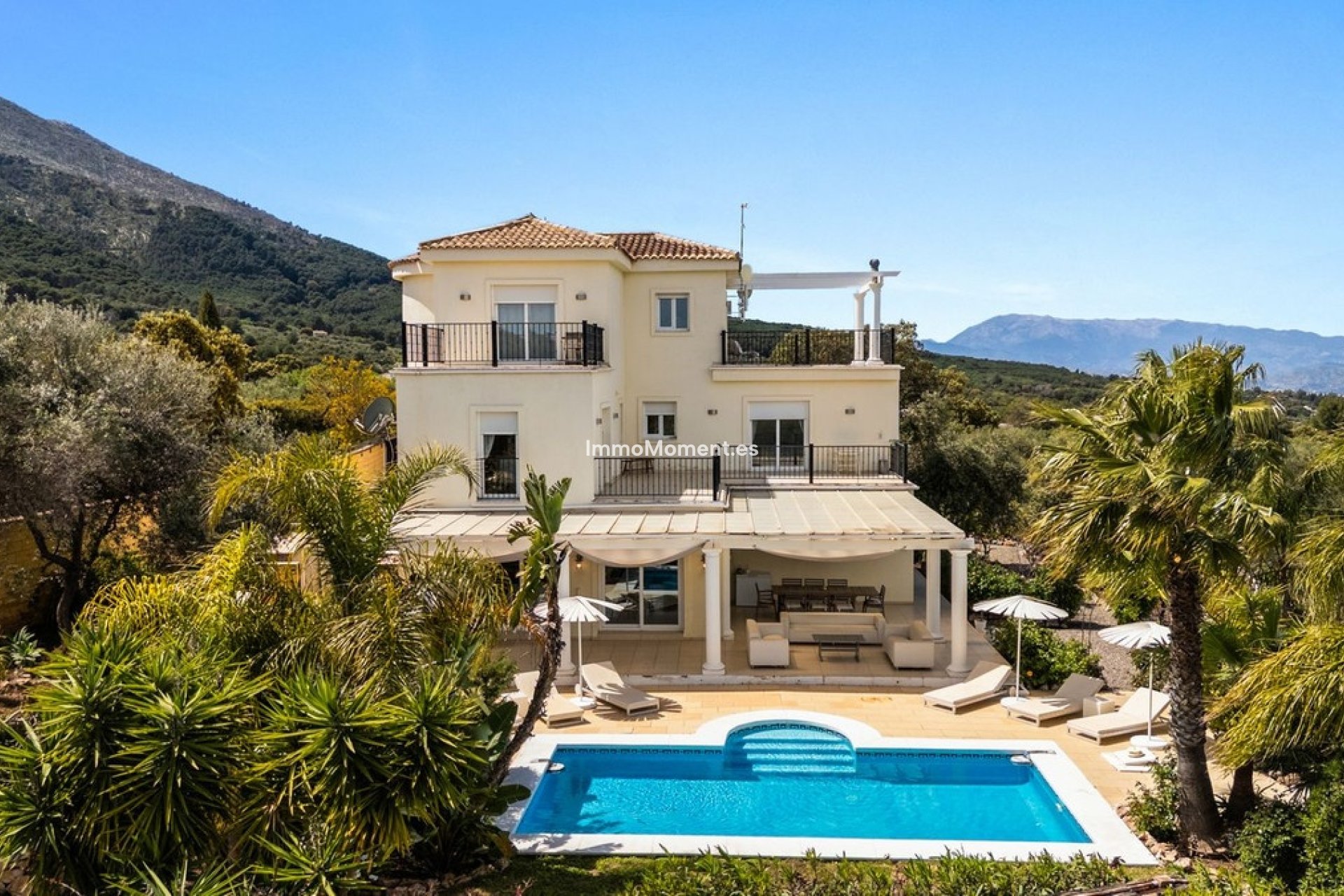 Bestaande woning - Vrijstaande villa - Binnenland  - Alhaurín el Grande Centro