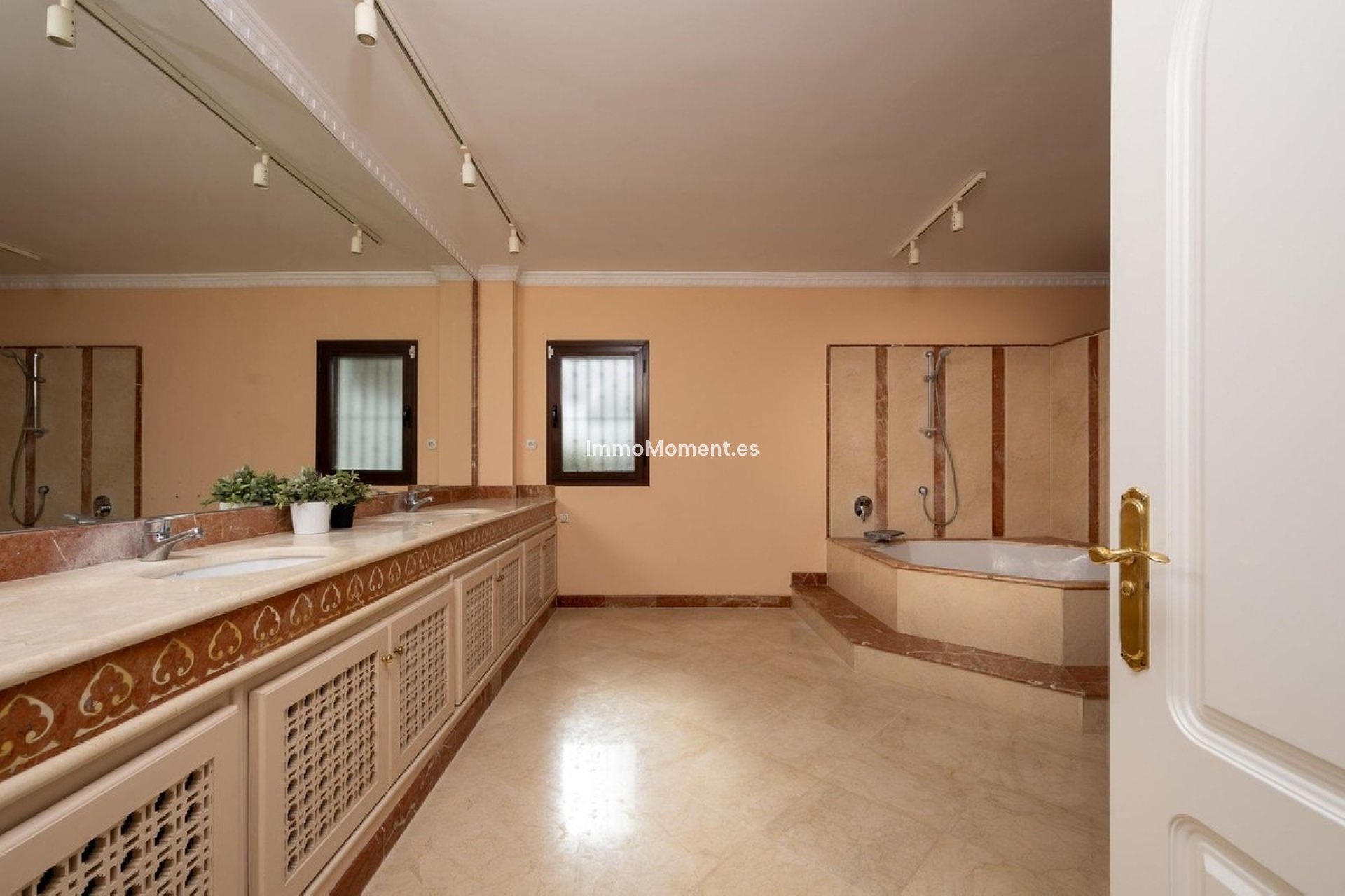 Bestaande woning - Vrijstaande villa - Binnenland  - Alhaurín el Grande Centro
