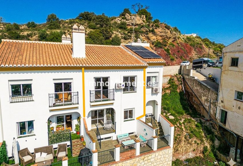 Bestaande woning - Vrijstaande villa - Binnenland  - Almogía