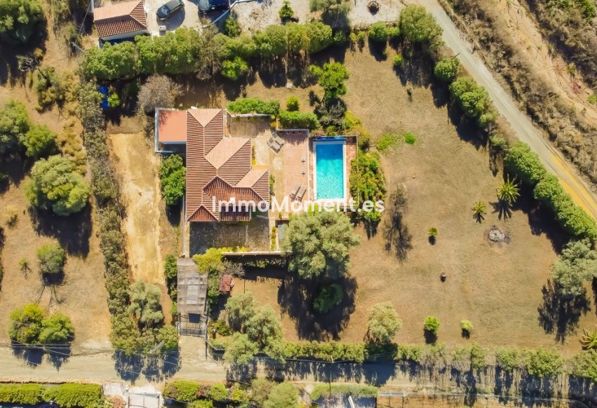 Bestaande woning - Vrijstaande villa - Binnenland  - Almogía