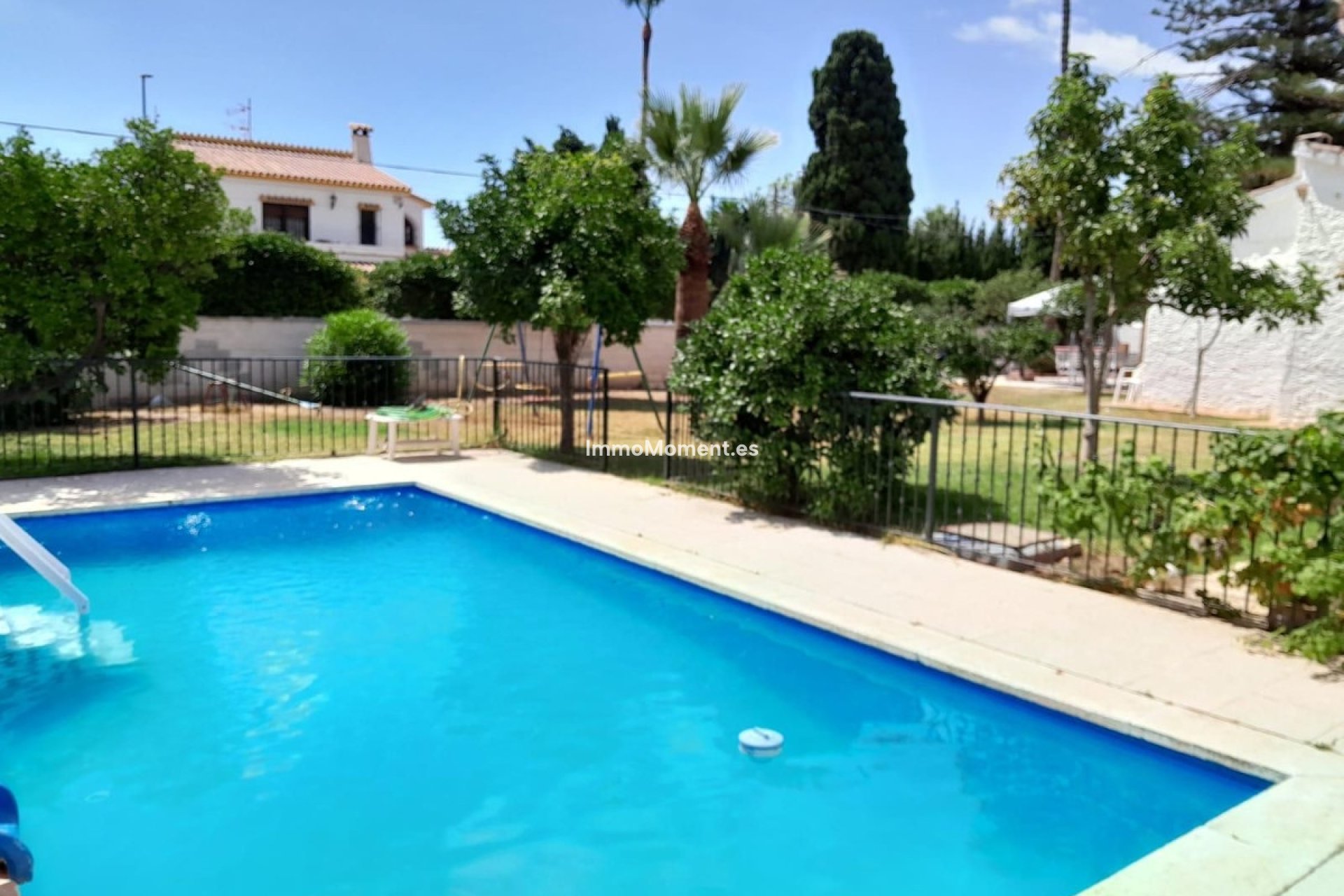 Bestaande woning - Vrijstaande villa - Binnenland  - Churriana