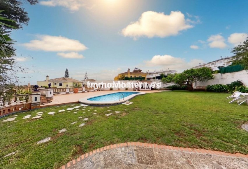 Bestaande woning - Vrijstaande villa - Binnenland  - Churriana