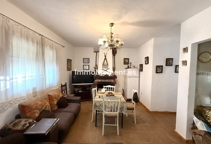 Bestaande woning - Vrijstaande villa - Binnenland  - Coín