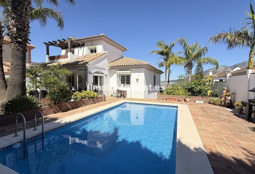Bestaande woning - Vrijstaande villa - Binnenland  - Coín
