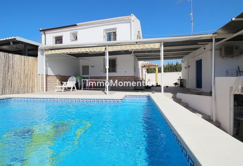 Bestaande woning - Vrijstaande villa - Binnenland  - Coín