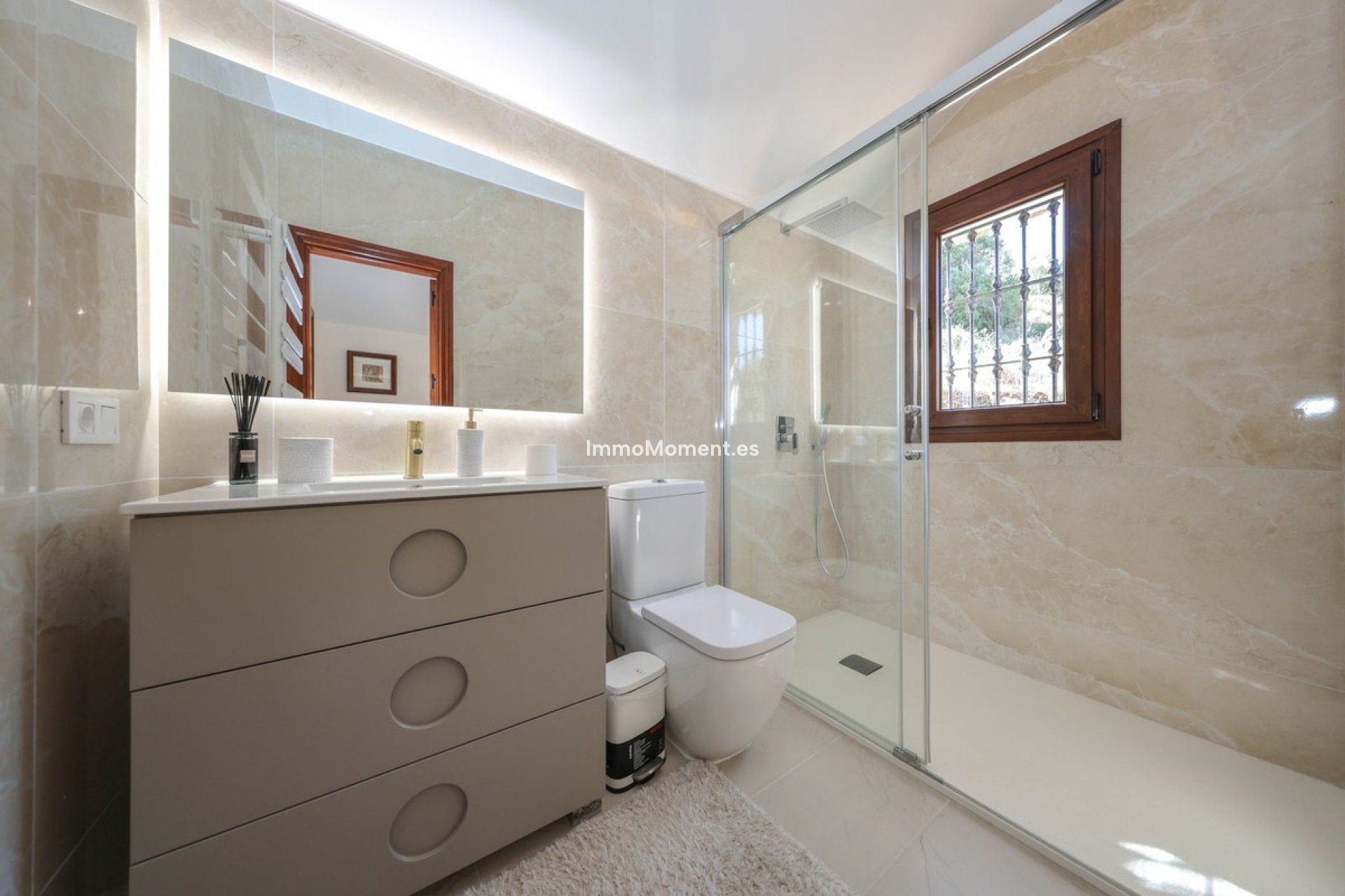 Bestaande woning - Vrijstaande villa - Binnenland  - Guaro