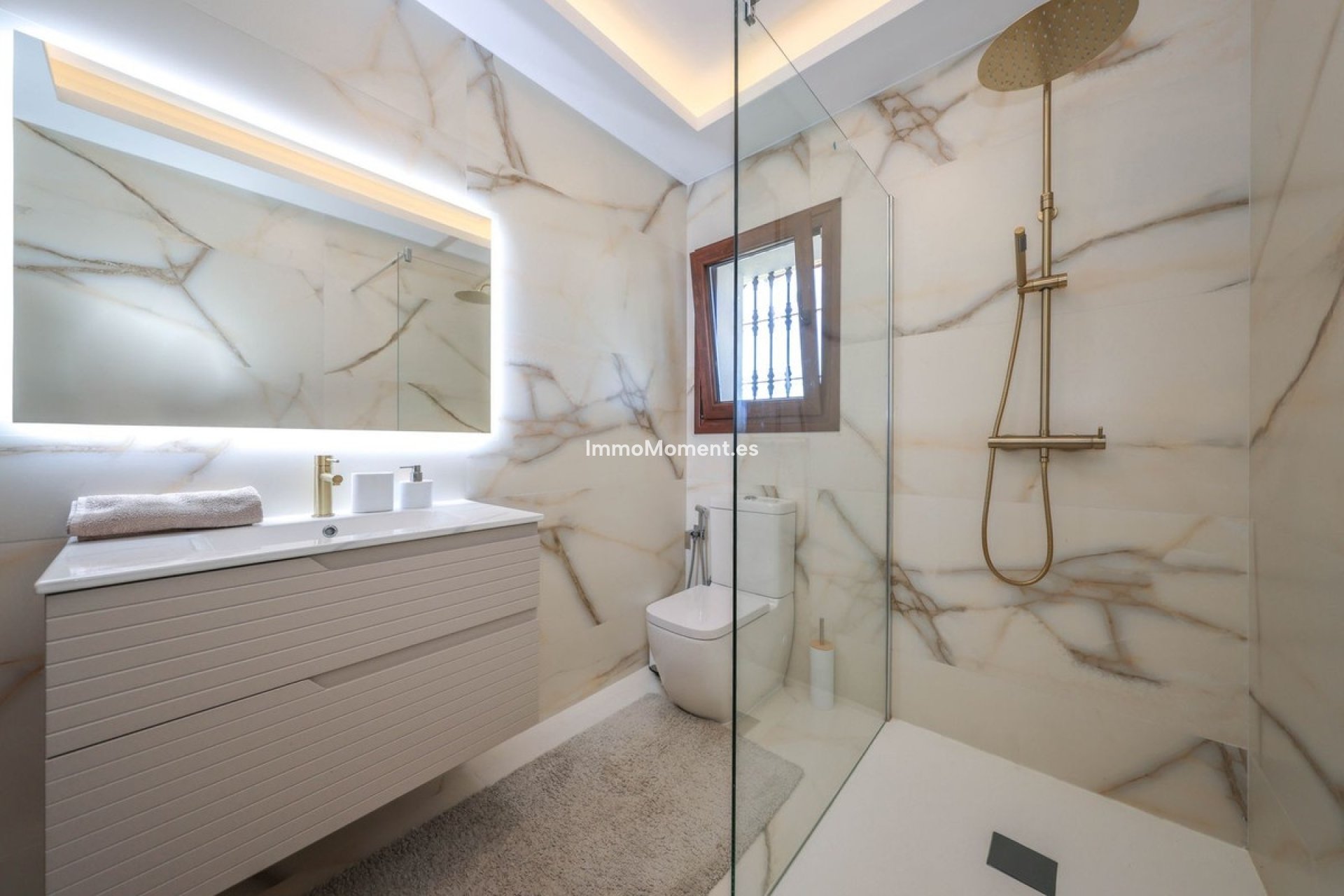 Bestaande woning - Vrijstaande villa - Binnenland  - Guaro