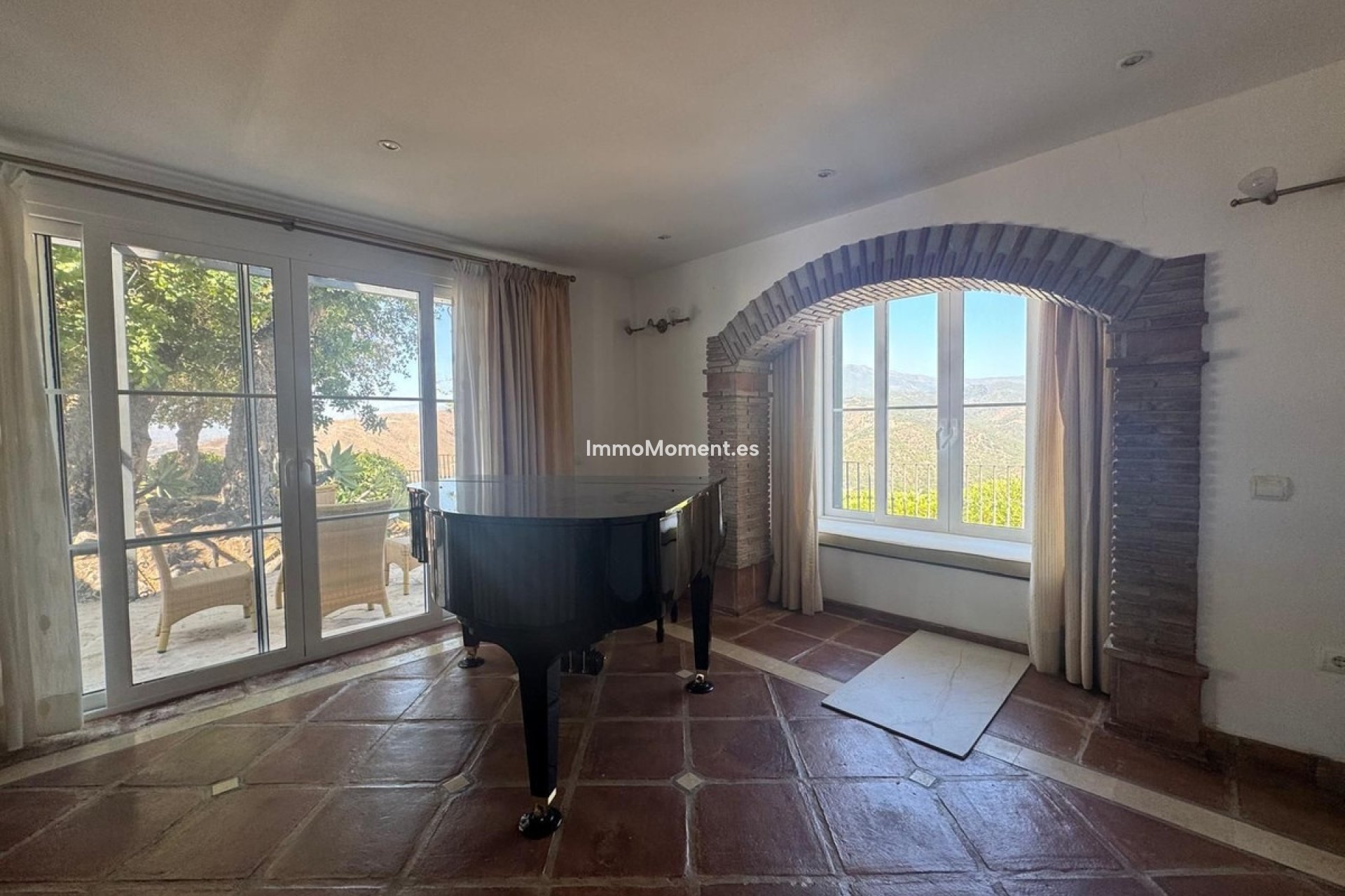 Bestaande woning - Vrijstaande villa - Binnenland  - Istán