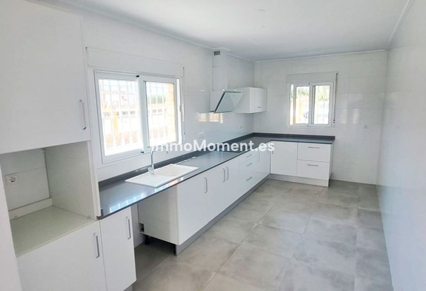 Bestaande woning - Vrijstaande villa - Catral - Catral Centro