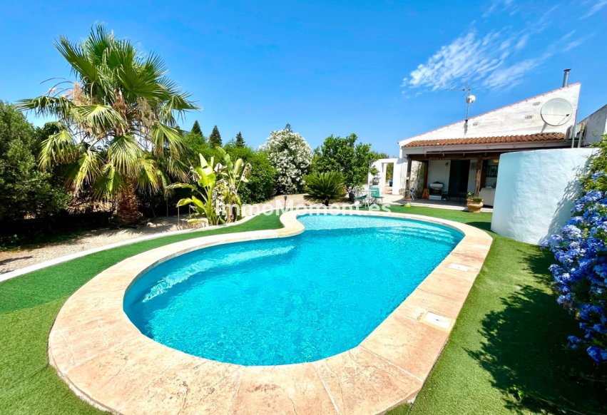 Bestaande woning - Vrijstaande villa - Daya Nueva - Daya Nueva Centro