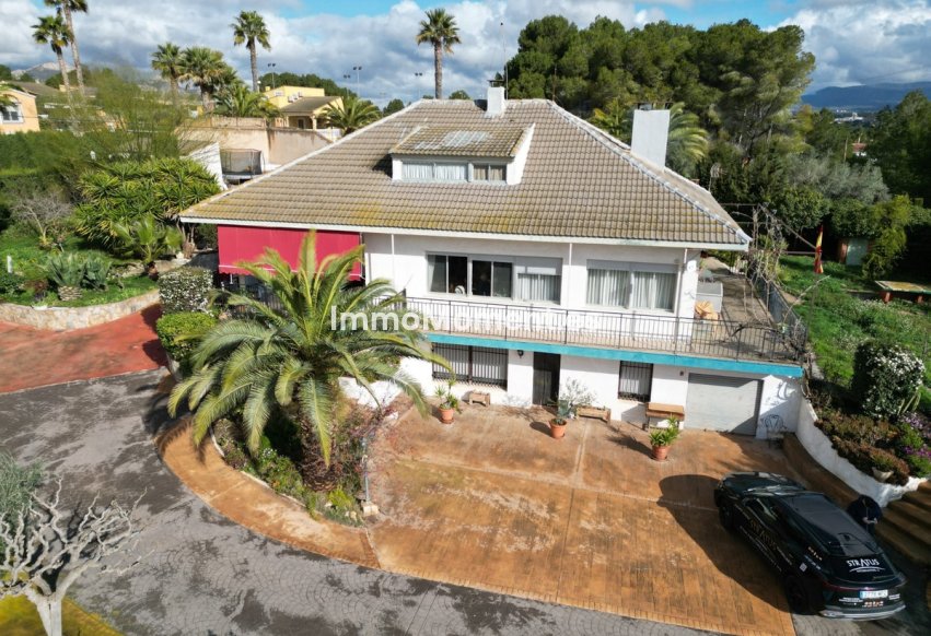 Bestaande woning - Vrijstaande villa - Elda - Elda Centro