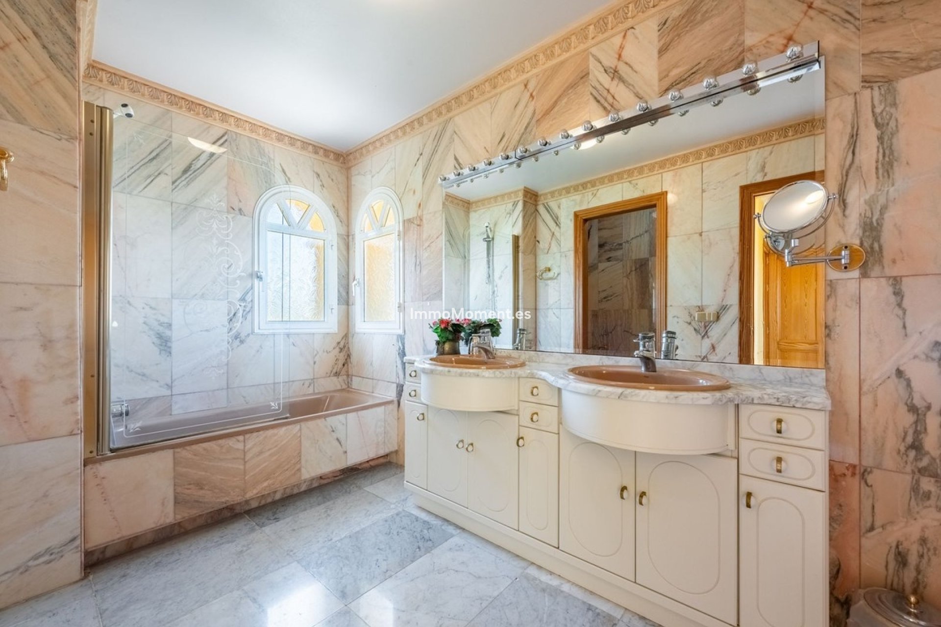Bestaande woning - Vrijstaande villa - Estepona  - Atalaya
