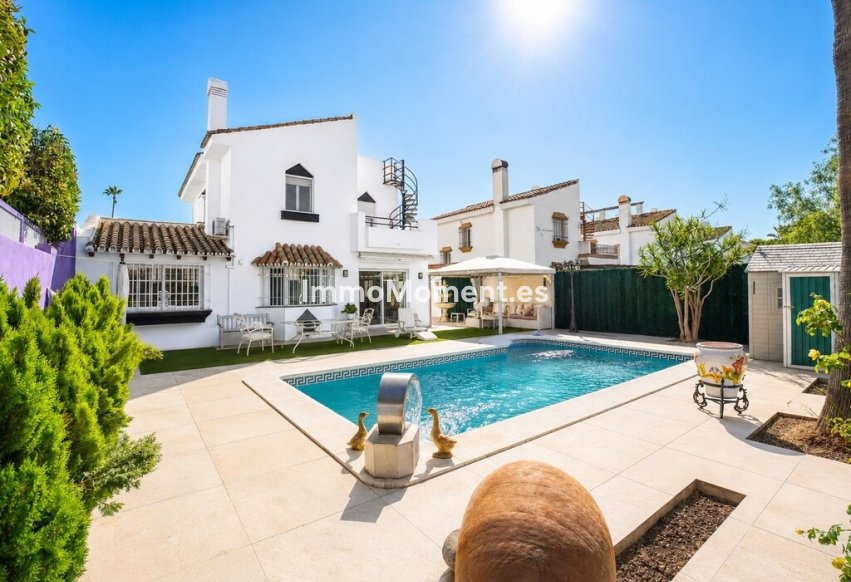 Bestaande woning - Vrijstaande villa - Estepona  - Atalaya