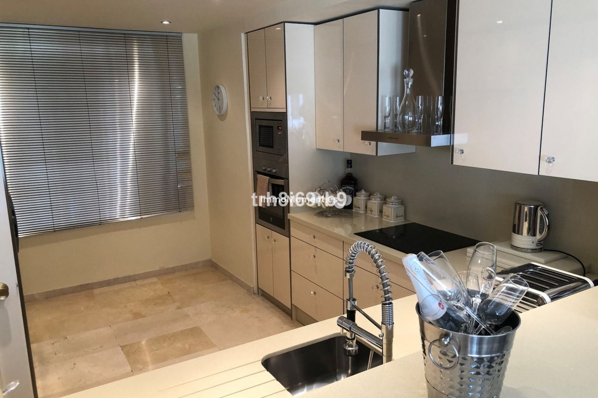 Bestaande woning - Vrijstaande villa - Estepona  - Benamara