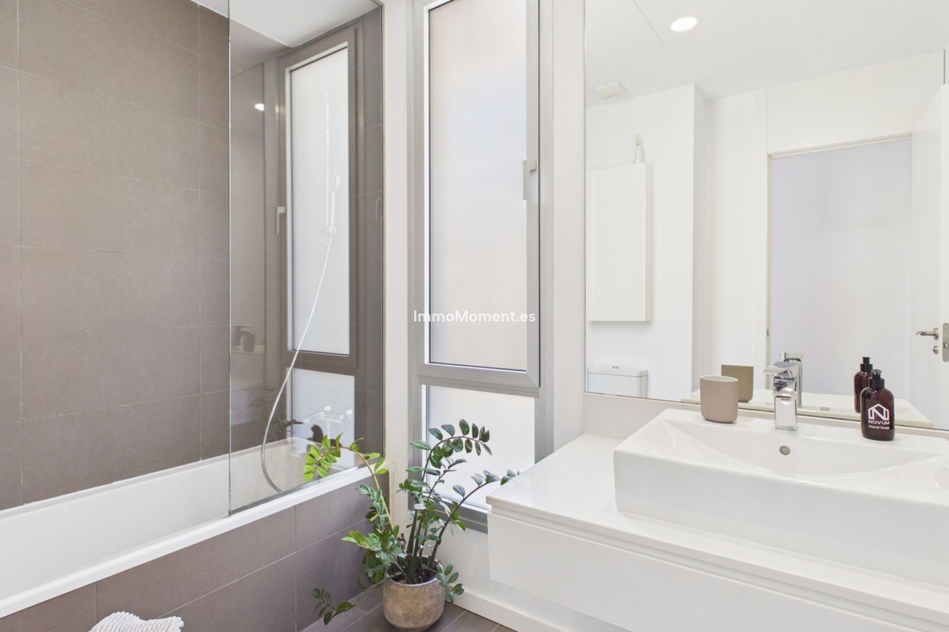Bestaande woning - Vrijstaande villa - Estepona  - Cancelada