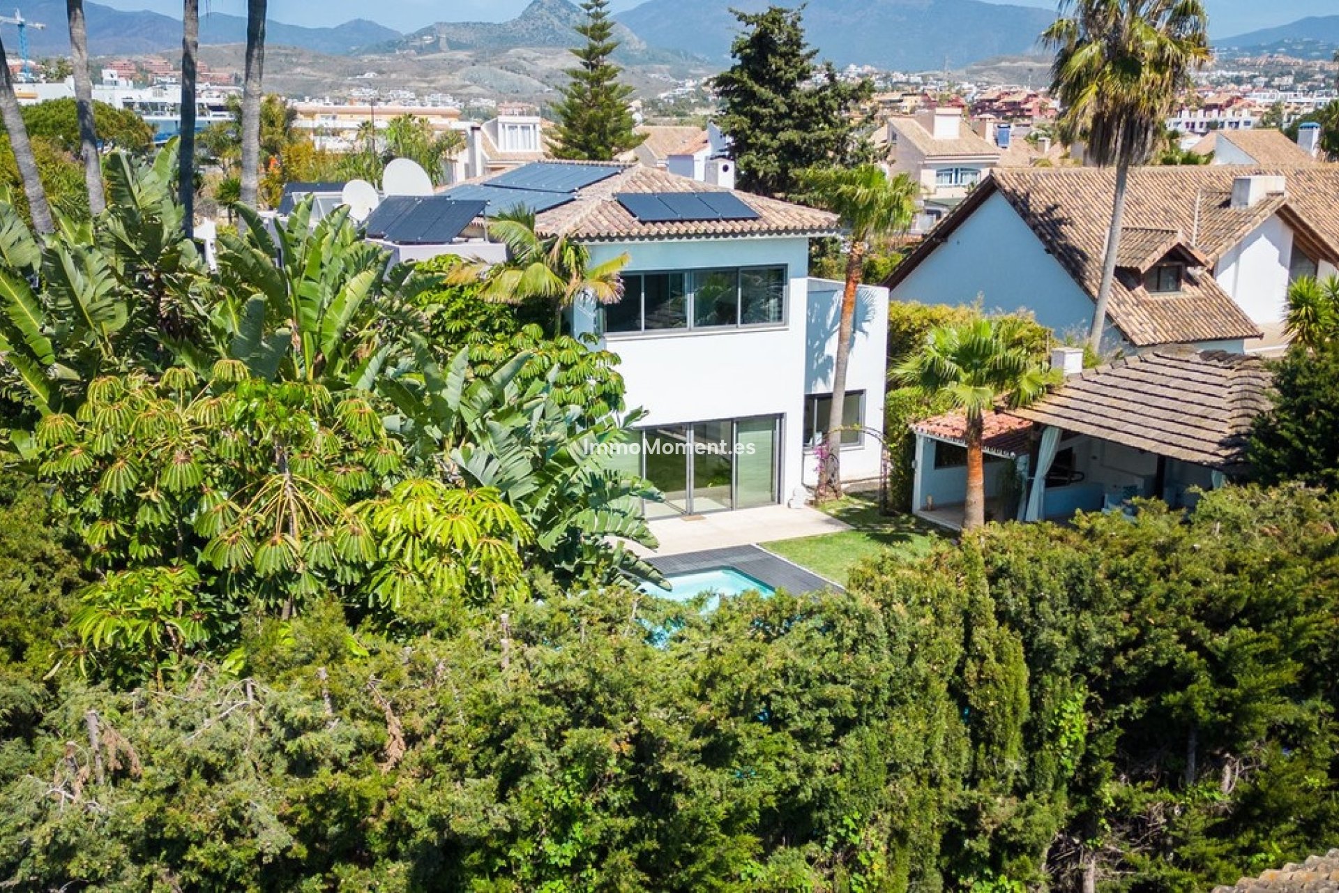 Bestaande woning - Vrijstaande villa - Estepona  - Costalita