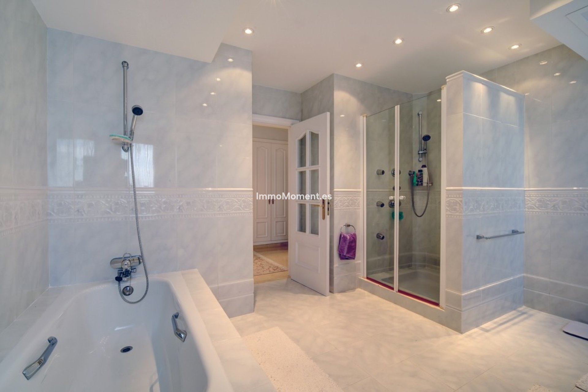 Bestaande woning - Vrijstaande villa - Estepona  - Costalita
