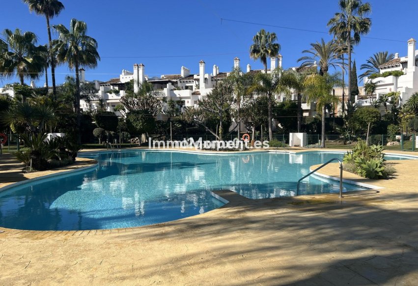 Bestaande woning - Vrijstaande villa - Estepona  - Costalita