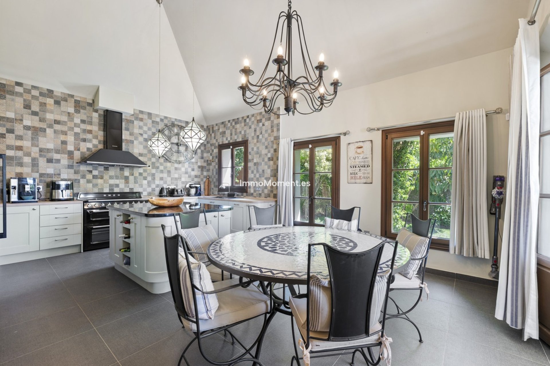 Bestaande woning - Vrijstaande villa - Estepona  - Estepona Centro