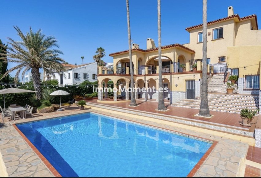 Bestaande woning - Vrijstaande villa - Estepona  - Estepona Centro