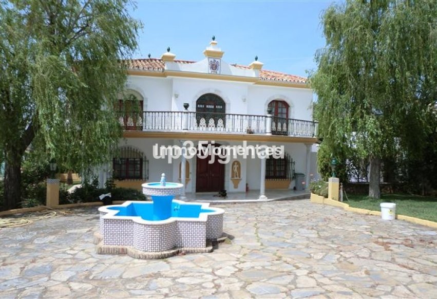 Bestaande woning - Vrijstaande villa - Estepona  - Estepona Centro