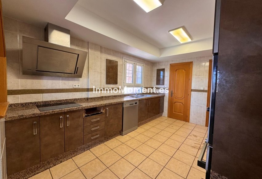 Bestaande woning - Vrijstaande villa - Estepona  - Estepona Centro