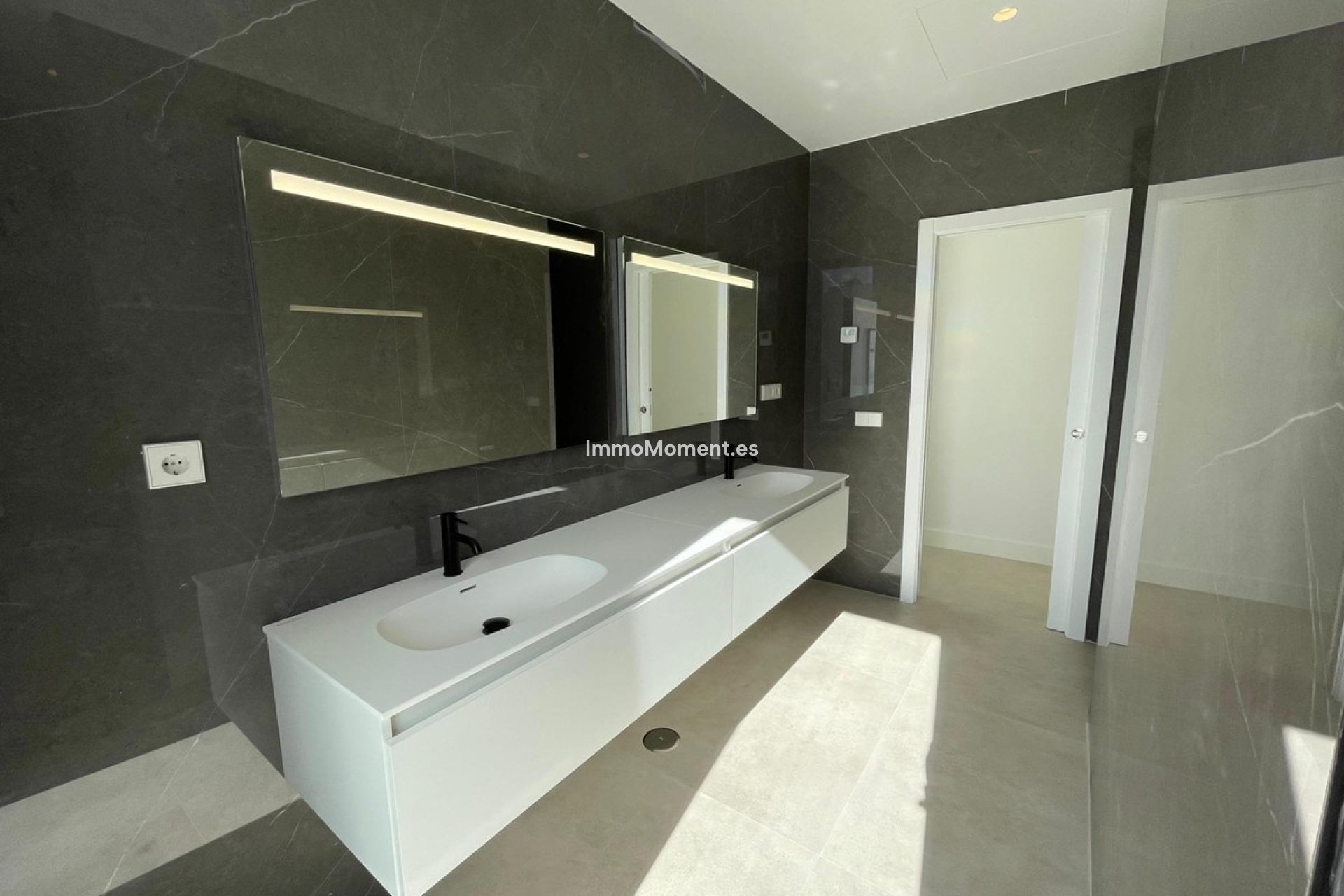 Bestaande woning - Vrijstaande villa - Estepona  - Estepona Centro
