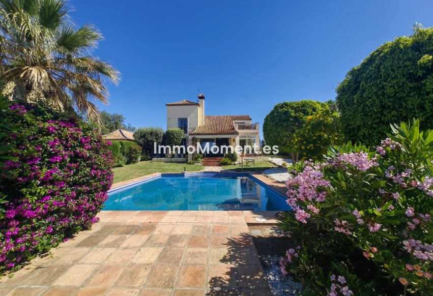 Bestaande woning - Vrijstaande villa - Estepona  - Estepona Centro