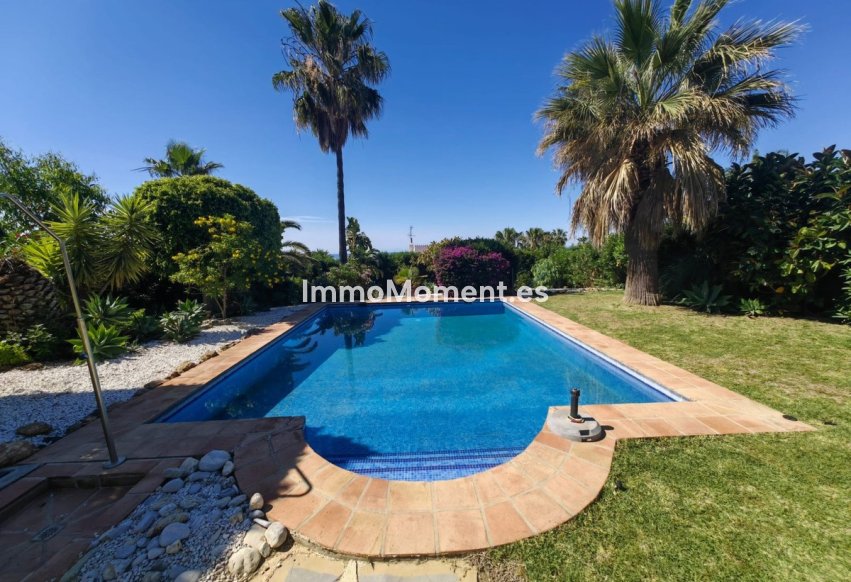 Bestaande woning - Vrijstaande villa - Estepona  - Estepona Centro