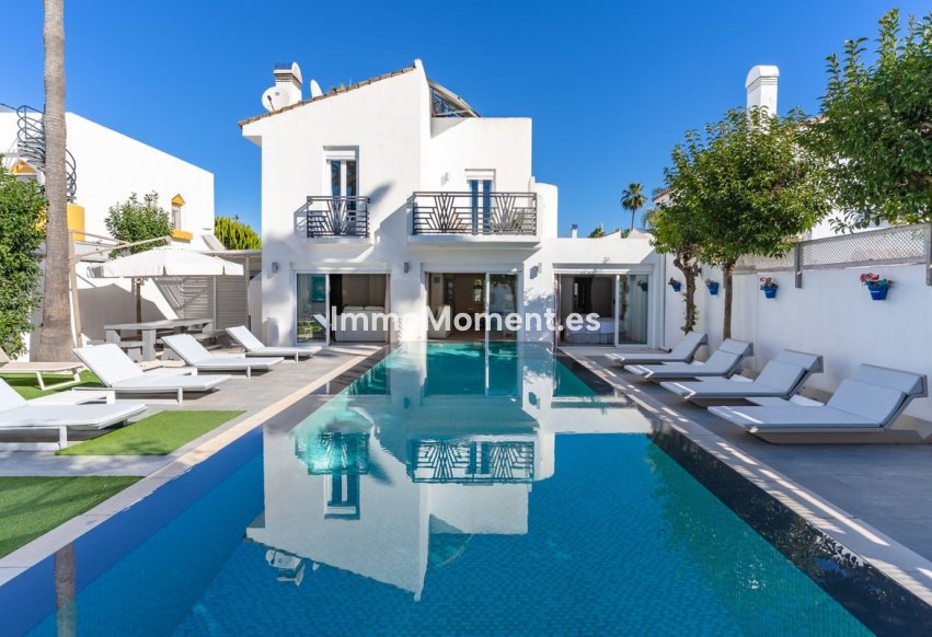 Bestaande woning - Vrijstaande villa - Estepona  - Estepona Centro
