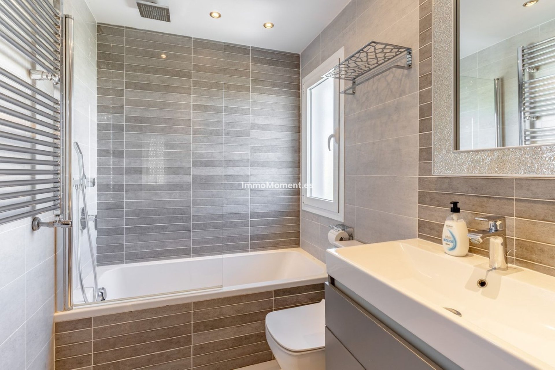 Bestaande woning - Vrijstaande villa - Estepona  - Estepona Centro