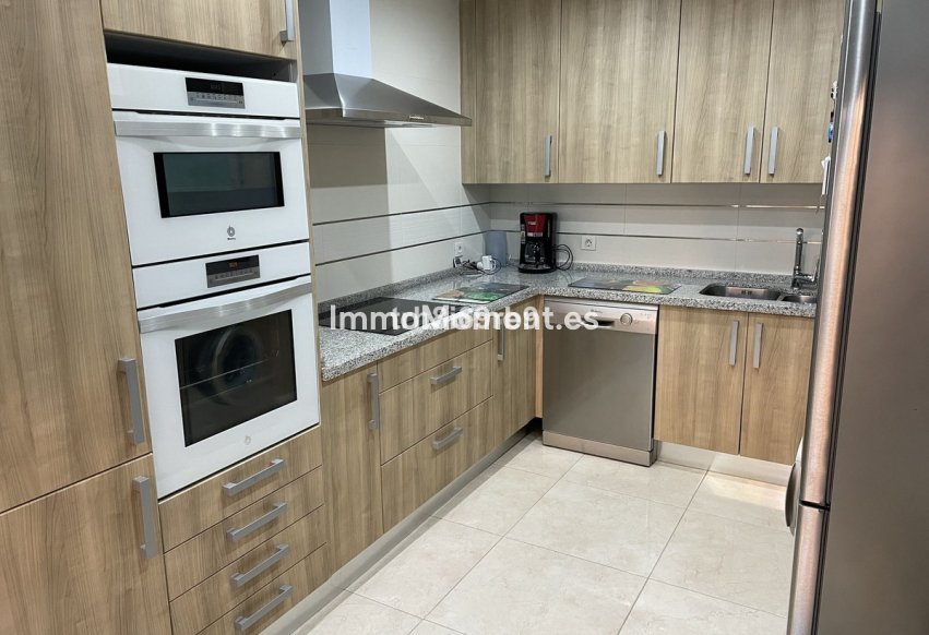 Bestaande woning - Vrijstaande villa - Estepona  - Estepona Centro