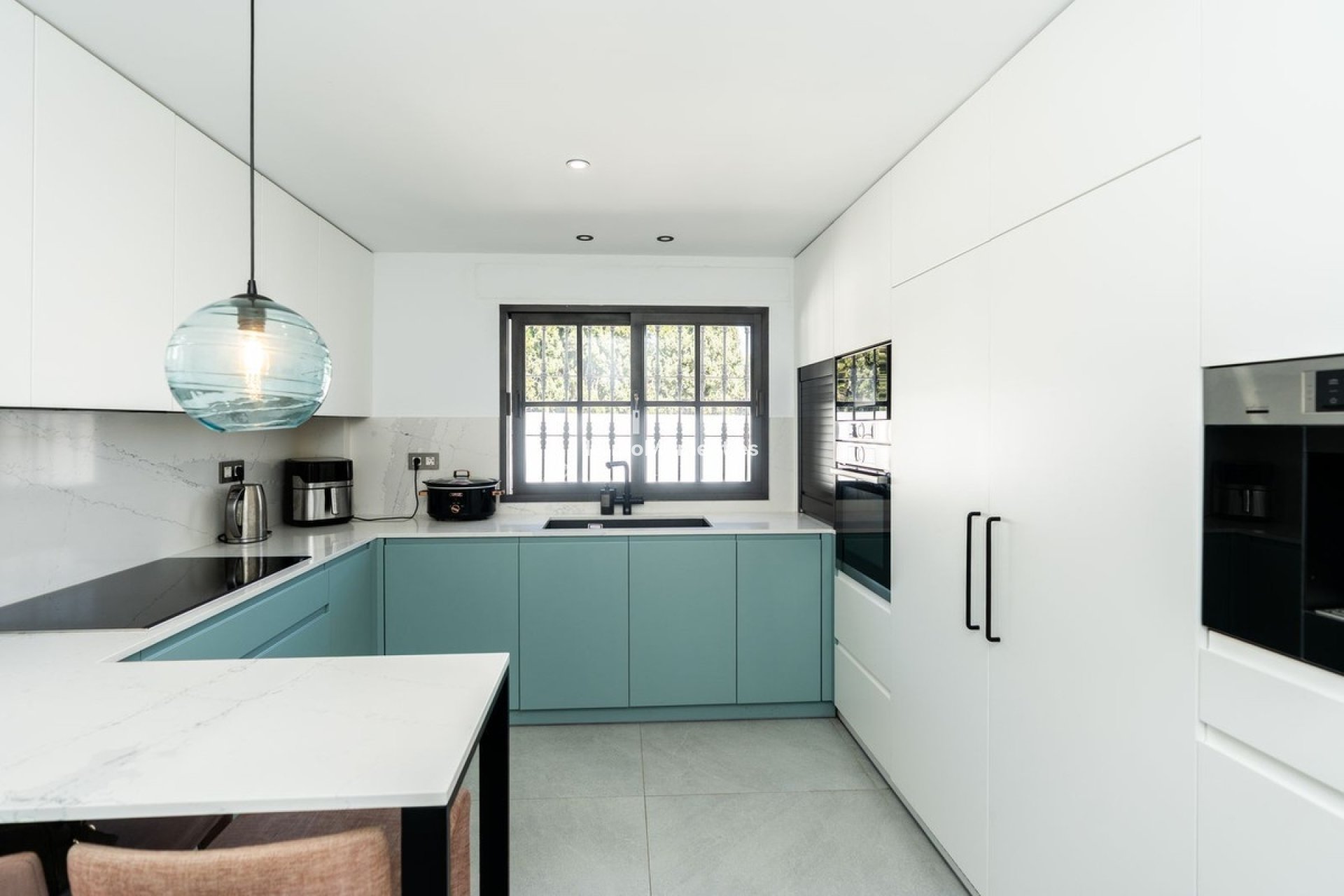 Bestaande woning - Vrijstaande villa - Estepona  - New Golden Mile