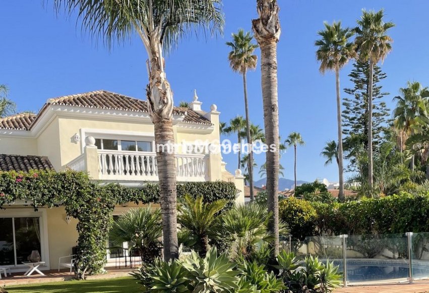 Bestaande woning - Vrijstaande villa - Estepona  - New Golden Mile