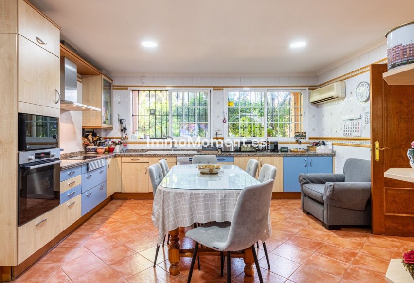 Bestaande woning - Vrijstaande villa - Marbella - Nueva Andalucía
