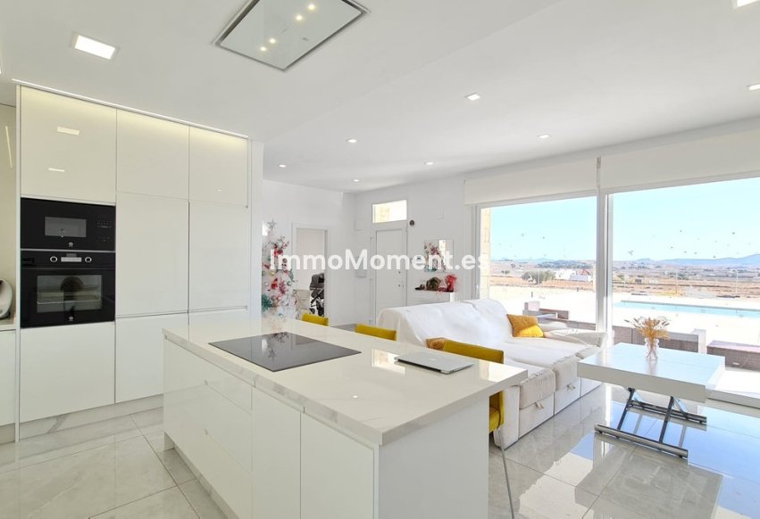 Bestaande woning - Vrijstaande villa - Pinoso - Pinoso Centro