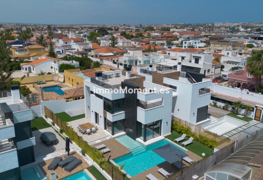 Bestaande woning - Vrijstaande villa - Torrevieja - Torrevieja Centro