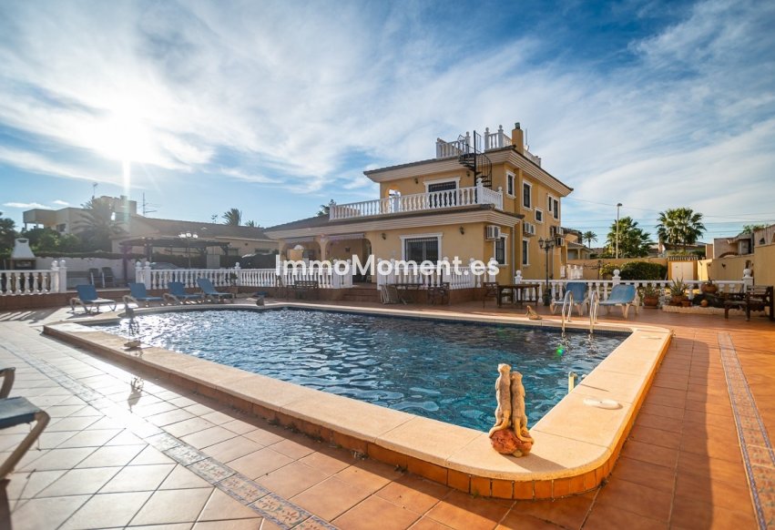 Bestaande woning - Vrijstaande villa - Torrevieja - Torrevieja Centro