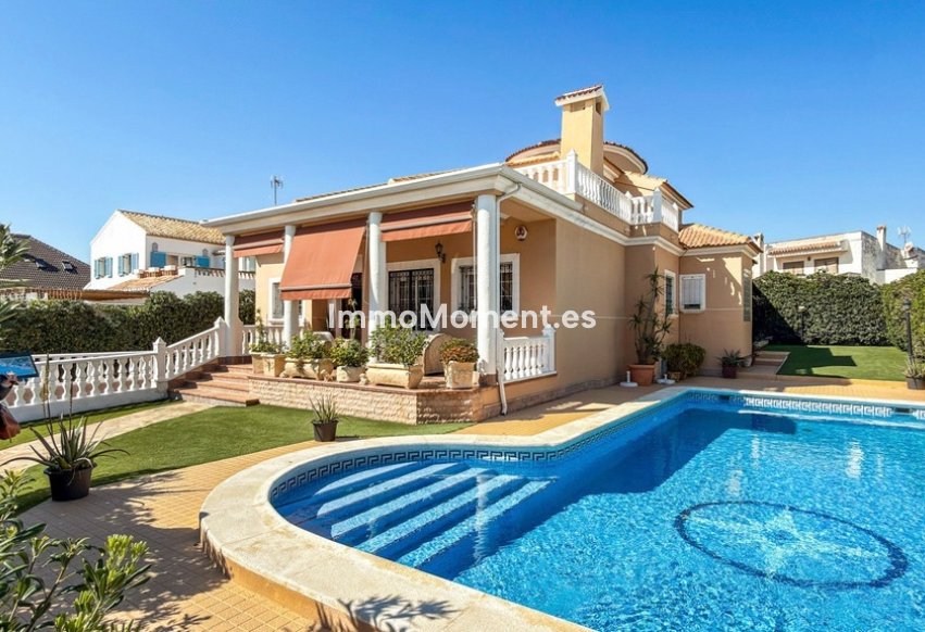 Bestaande woning - Vrijstaande villa - Torrevieja - Torrevieja Centro