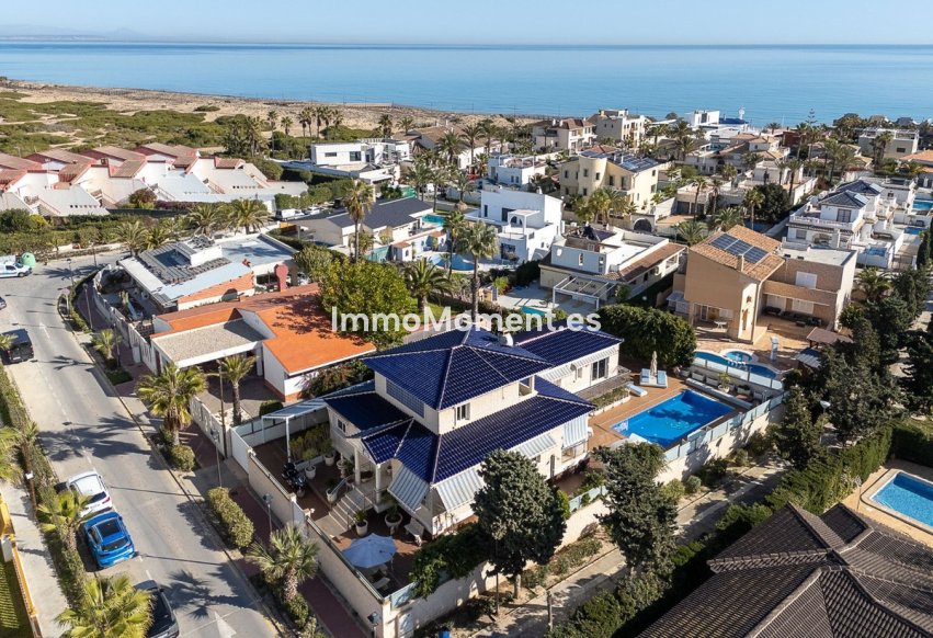 Bestaande woning - Vrijstaande villa - Torrevieja - Torrevieja Centro