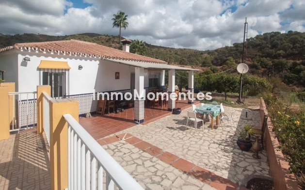 Country house - Resale - Estepona - Estepona Centro
