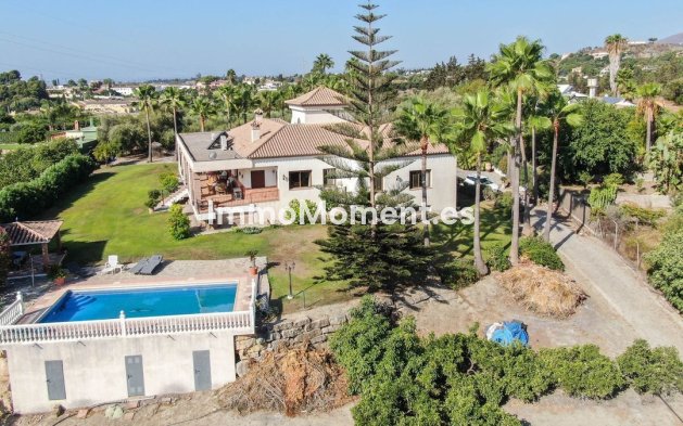 Country house - Resale - Estepona - Estepona Centro