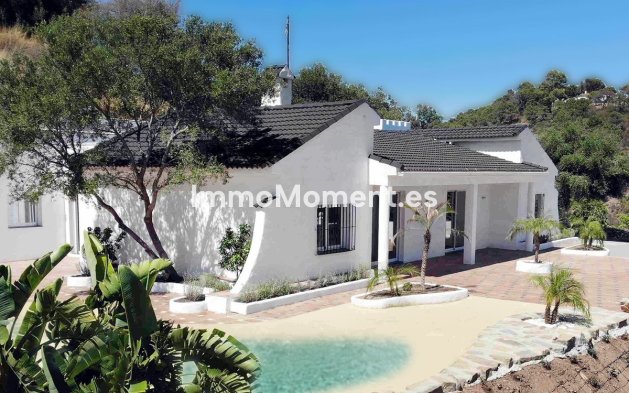Country house - Resale - Estepona - Estepona Centro