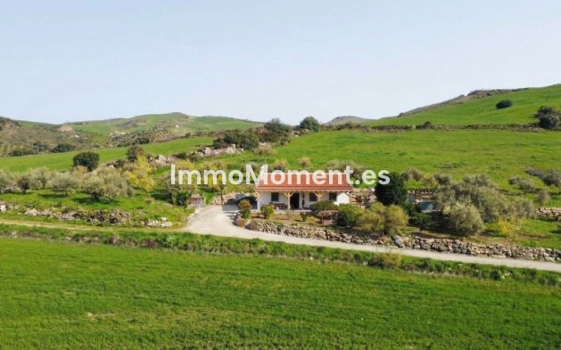 Country house - Resale - Inland  - Alora
